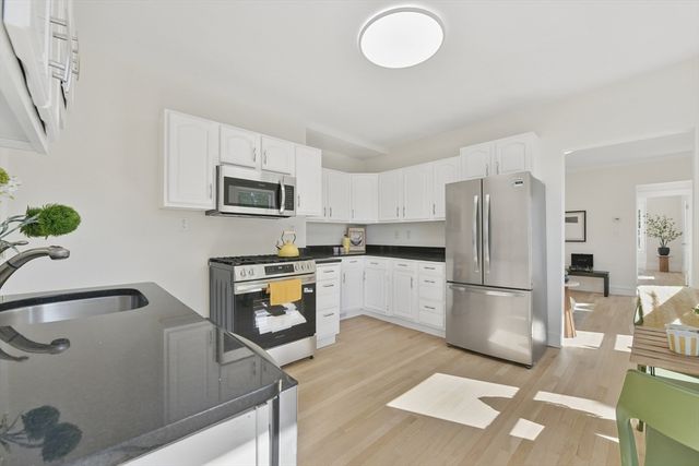 94 Cushing 3, Waltham, MA 02453