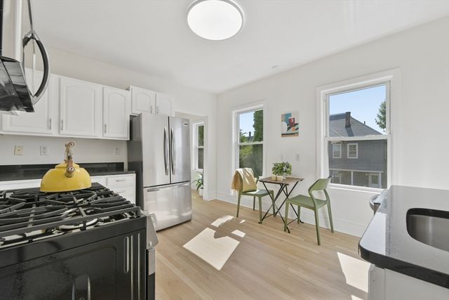 94 Cushing 3, Waltham, MA 02453
