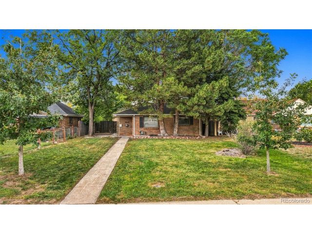 3395 N Oneida St, Denver, CO 80207
