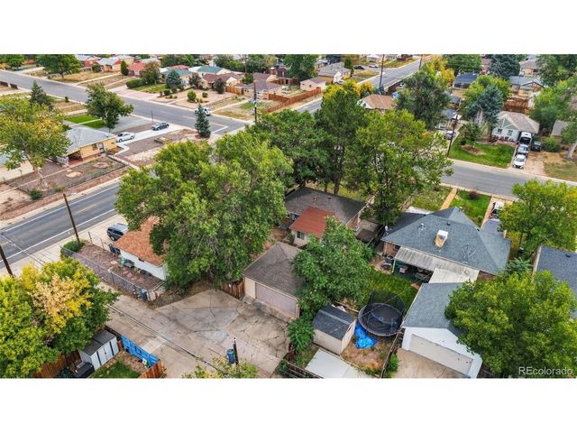 3395 N Oneida St, Denver, CO 80207