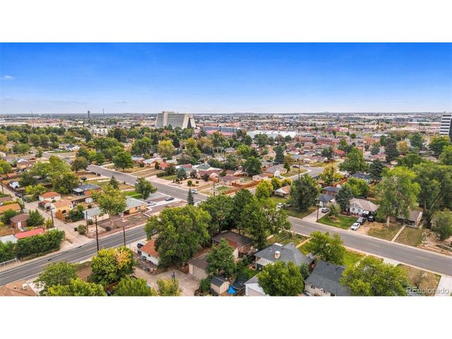 3395 N Oneida St, Denver, CO 80207