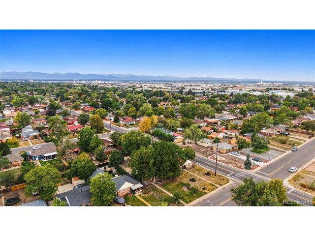 3395 N Oneida St, Denver, CO 80207