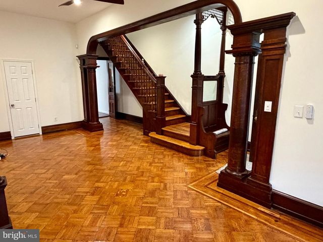 636 N 40TH ST, Philadelphia, PA 19104