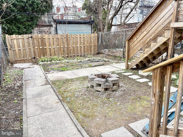 636 N 40TH ST, Philadelphia, PA 19104