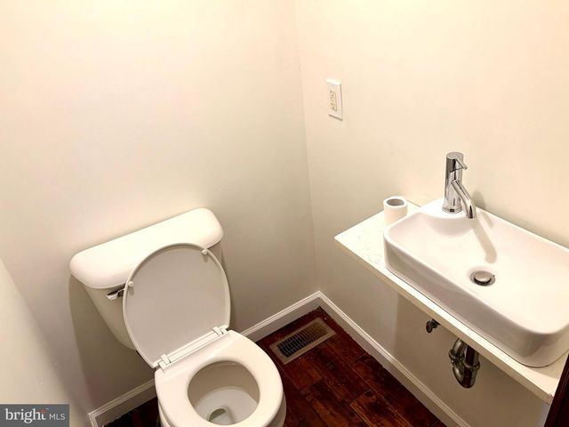 636 N 40TH ST, Philadelphia, PA 19104