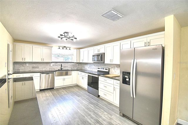 3225 OAKLAND ROAD N, Lakeland, FL 33801