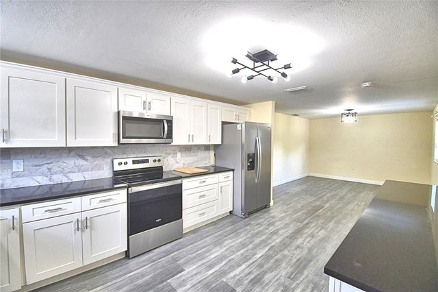 3225 OAKLAND ROAD N, Lakeland, FL 33801