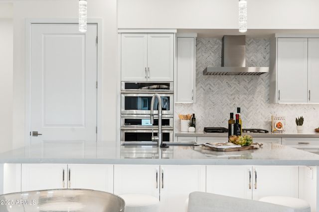 5250 E DEER VALLEY Drive 342, Phoenix, AZ 85054