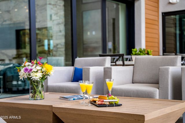 5250 E DEER VALLEY Drive 342, Phoenix, AZ 85054