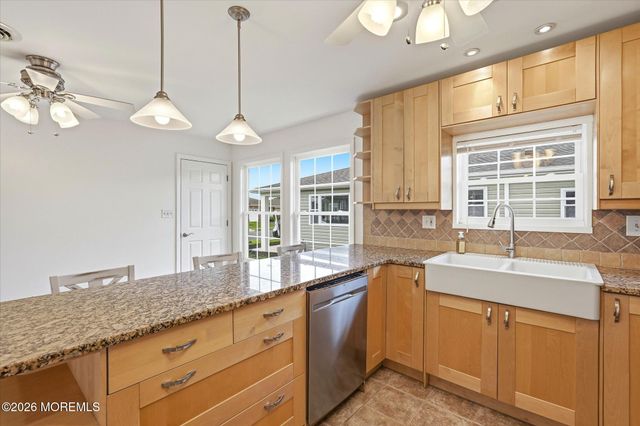 8 Seville Place, Toms River, NJ 08757