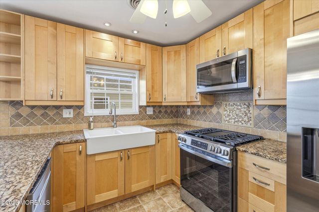 8 Seville Place, Toms River, NJ 08757