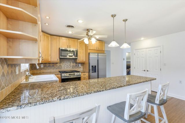 8 Seville Place, Toms River, NJ 08757