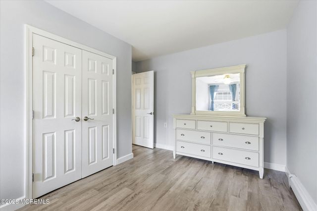 8 Seville Place, Toms River, NJ 08757