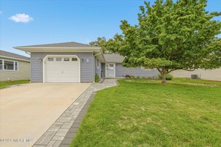 8 Seville Place, Toms River, NJ 08757