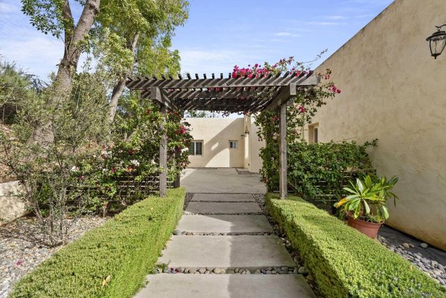 4214 Bobbie Ln, La Mesa, CA 91941