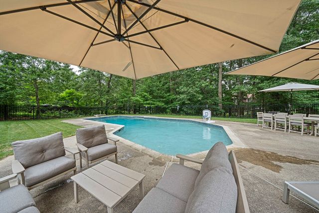 42 Eisenhower Dr, Sharon, MA 02067