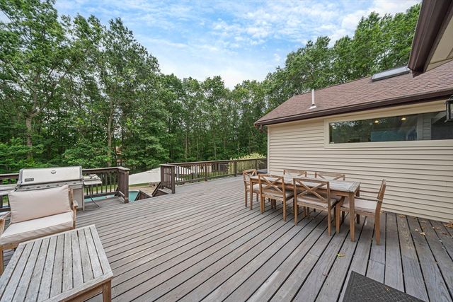 42 Eisenhower Dr, Sharon, MA 02067