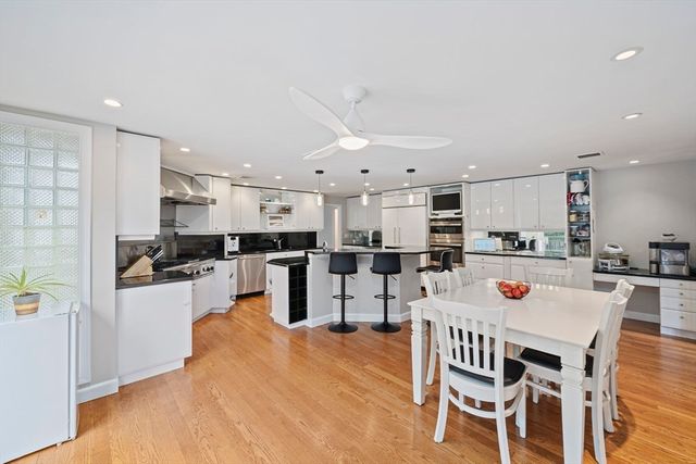 42 Eisenhower Dr, Sharon, MA 02067