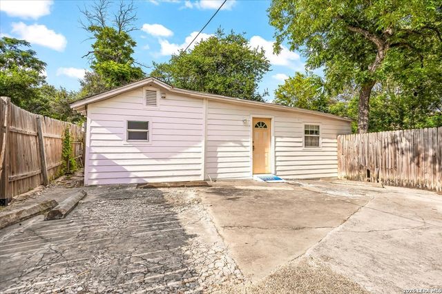 132 Vassar, San Antonio, TX 78212