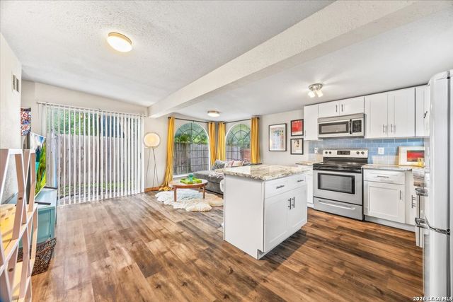132 Vassar, San Antonio, TX 78212