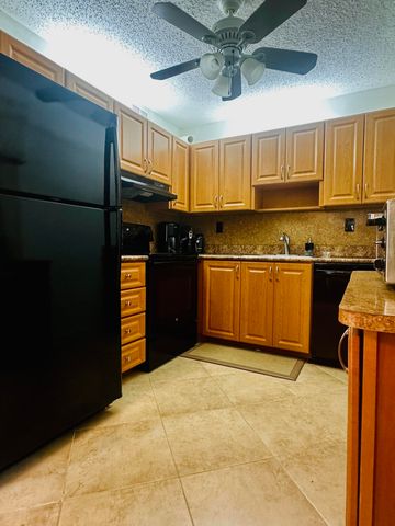 750 Burgundy P, Delray Beach, FL 33484