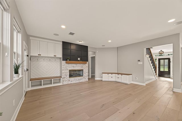 3218 Enclave Lane, Houston, TX 77077