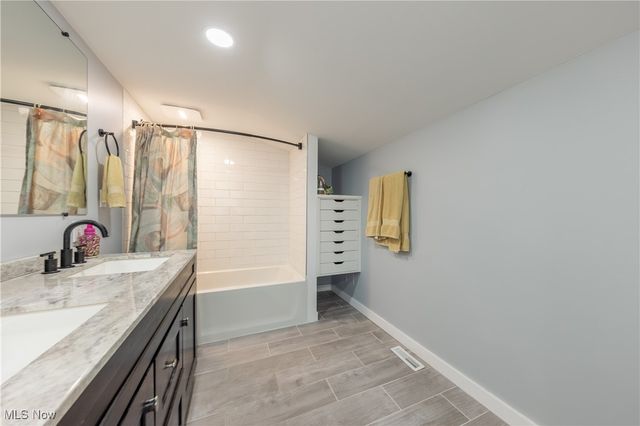 1366 E Twinsburg Road, Macedonia, OH 44056