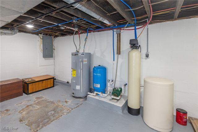 1366 E Twinsburg Road, Macedonia, OH 44056