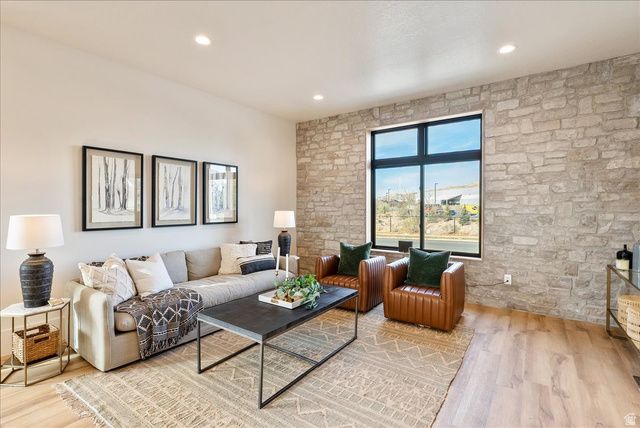 1618 E CENTER POINTE DR, Lehi, UT 84043