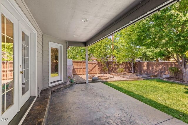 101 Aberdeen Lane, Eagle Point, OR 97524