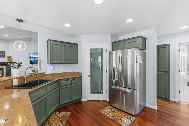 101 Aberdeen Lane, Eagle Point, OR 97524