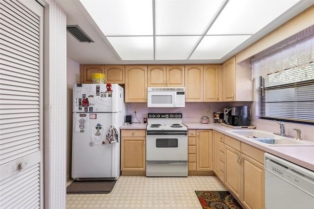 665 BROADMOOR CIRCLE, Winter Haven, FL 33884