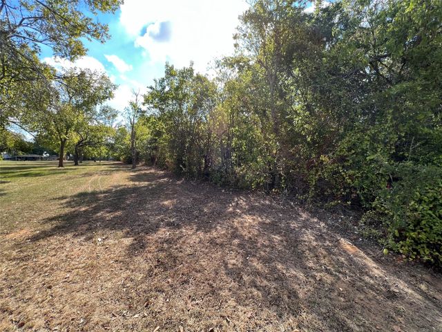 529 Madison ST, Elgin, TX 78621