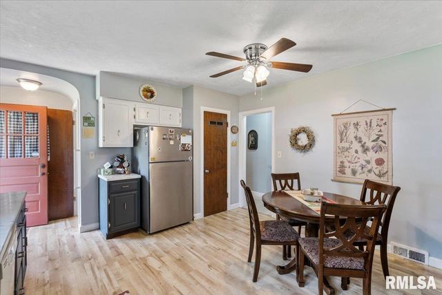 2320 26TH Street, Rock Island, IL 61201