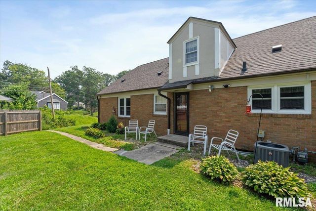 2320 26TH Street, Rock Island, IL 61201