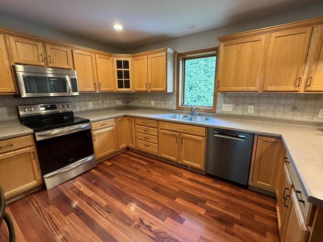 6867 Valiant Drive, Windsor, WI 53598