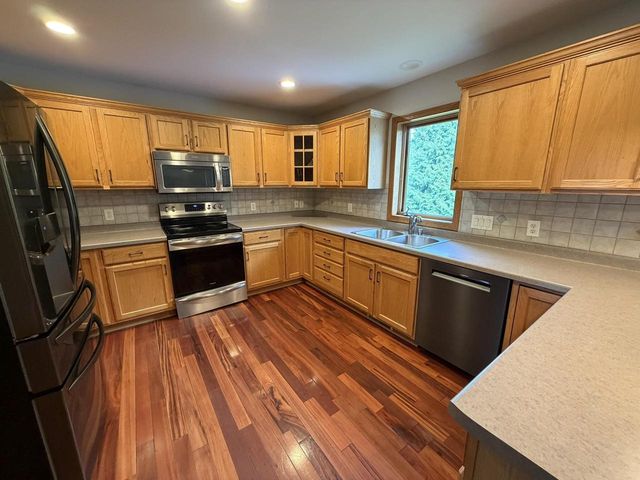 6867 Valiant Drive, Windsor, WI 53598