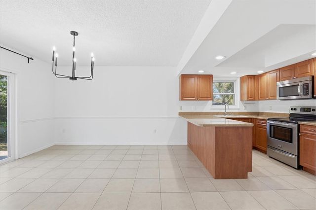 506 SUMMERWOOD COURT, Tarpon Springs, FL 34689