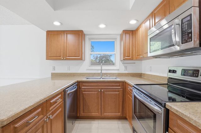 506 SUMMERWOOD COURT, Tarpon Springs, FL 34689