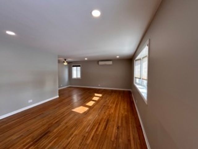 326 W Adams Street, Villa Park, IL 60181