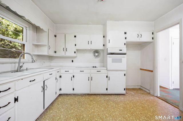 420 Valley Road, Greenwich, CT 06807