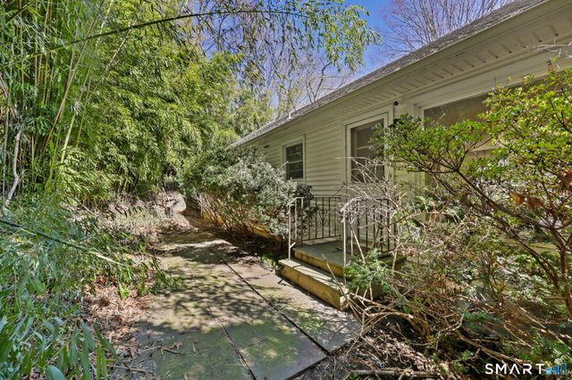 420 Valley Road, Greenwich, CT 06807