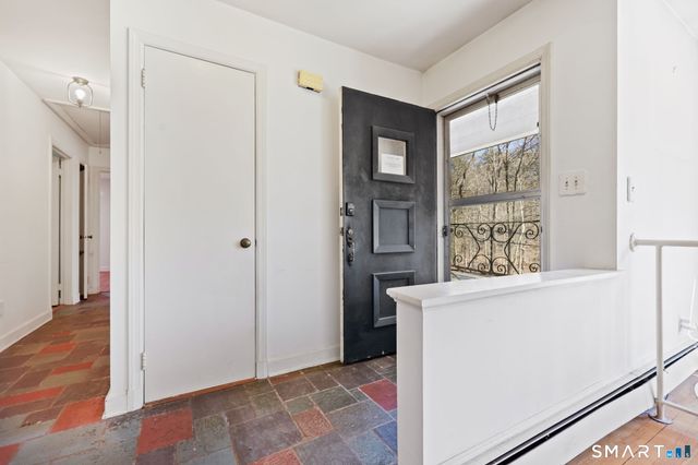 420 Valley Road, Greenwich, CT 06807