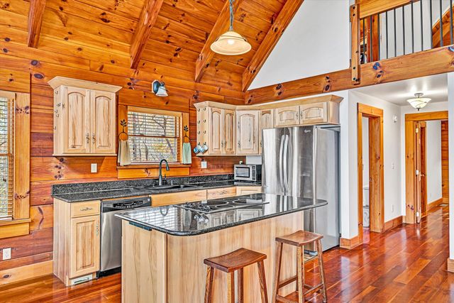 94 Lakecrest DR, Hardy, VA 24101