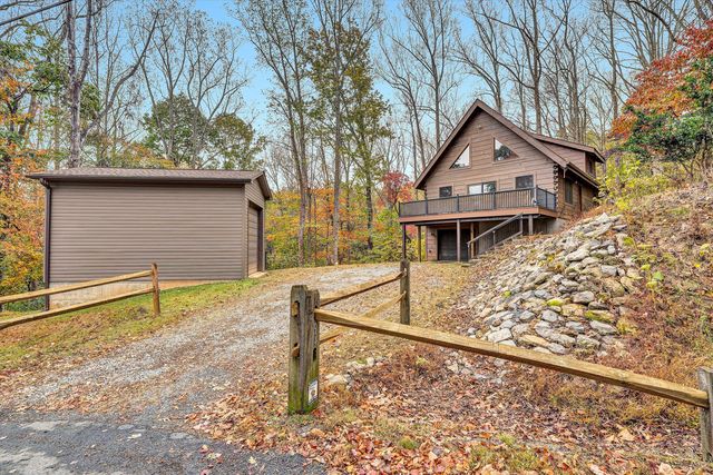 94 Lakecrest DR, Hardy, VA 24101