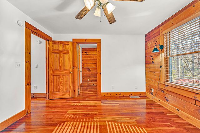 94 Lakecrest DR, Hardy, VA 24101