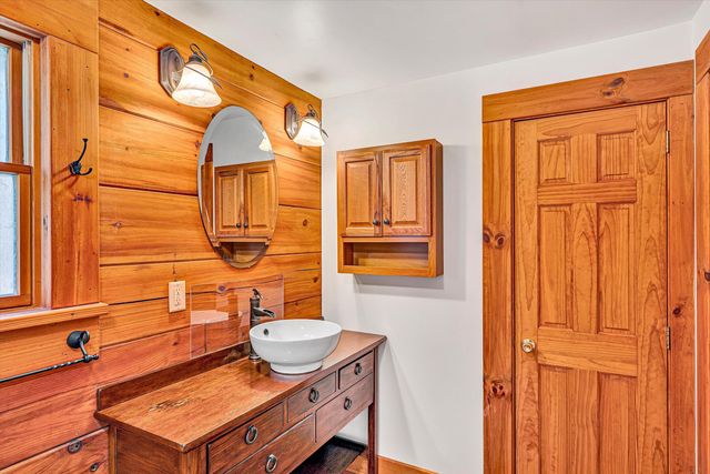 94 Lakecrest DR, Hardy, VA 24101