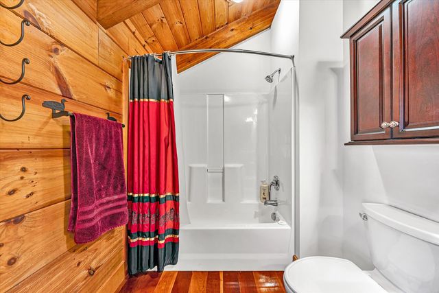 94 Lakecrest DR, Hardy, VA 24101