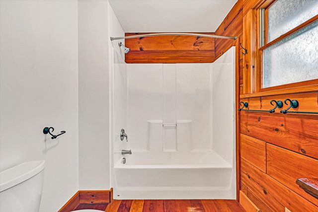 94 Lakecrest DR, Hardy, VA 24101