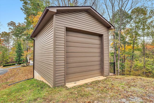 94 Lakecrest DR, Hardy, VA 24101